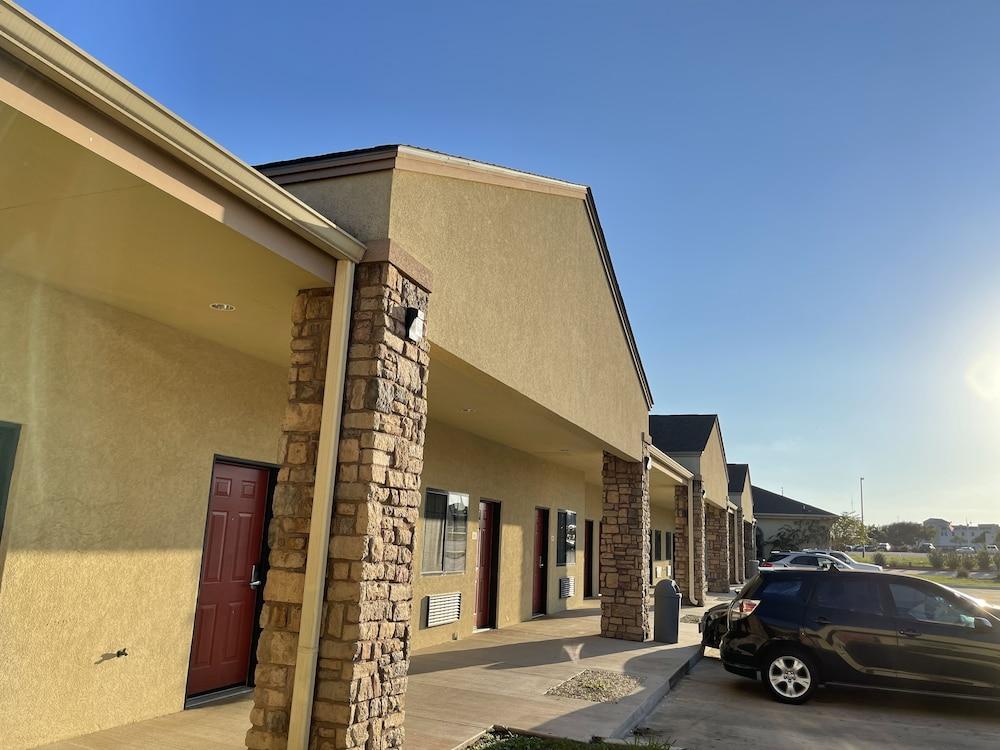 Sunbridge Inn and Suites photo 16