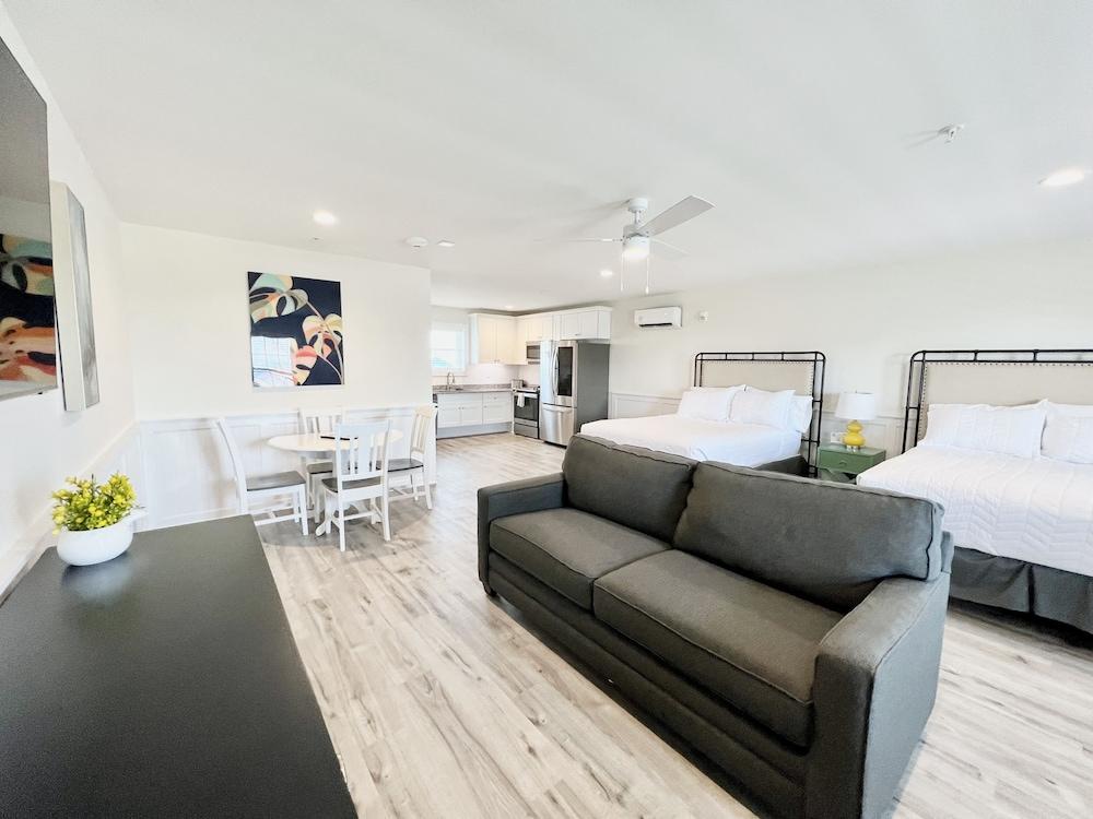 Saltwater Suites photo 13