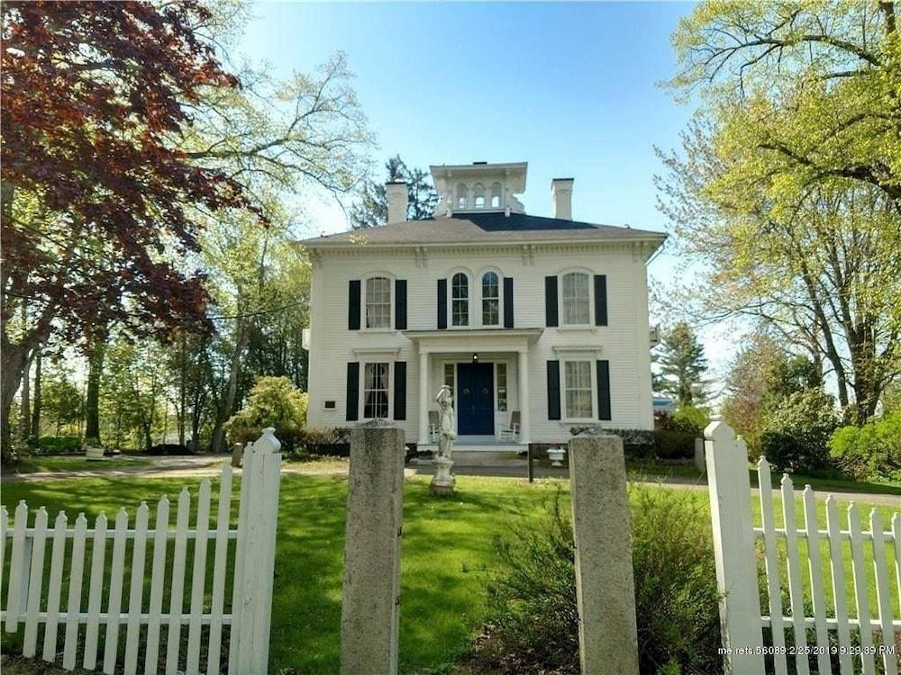 Homeport Inn and Tavern photo 99
