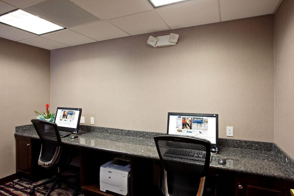 Hampton Inn & Suites Temecula photo 19