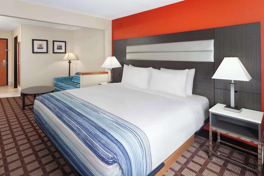 AmericInn by Wyndham Hudson photo 4