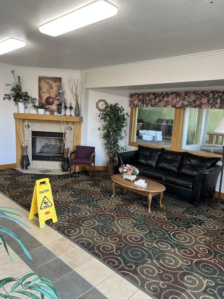 Express Inn & Suites photo 2