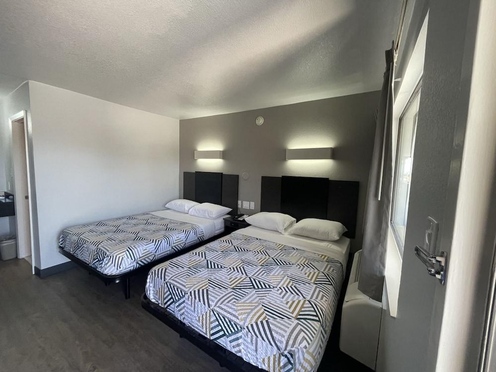 Motel 6 Denton, TX - UNT photo 18