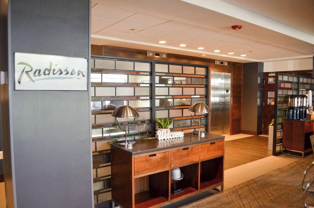 Radisson Hotel Detroit Metro Airport photo 35