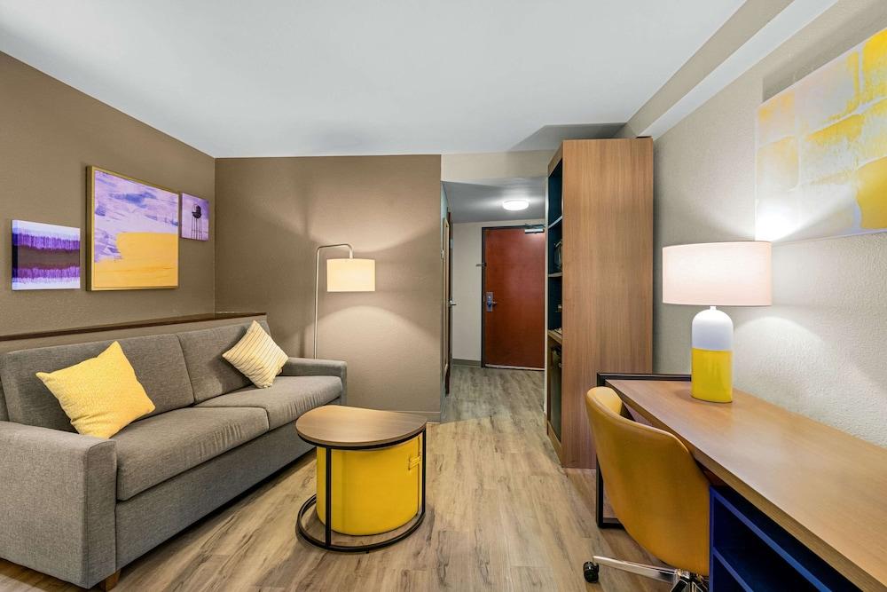 Comfort Suites Vacaville-Napa Valley Area photo 8