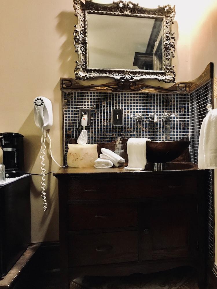 Symphony Hotel & Restaurant photo 80