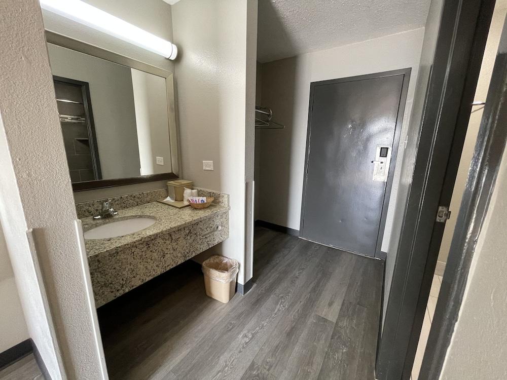 D'Arbonne Lake Motel photo 16