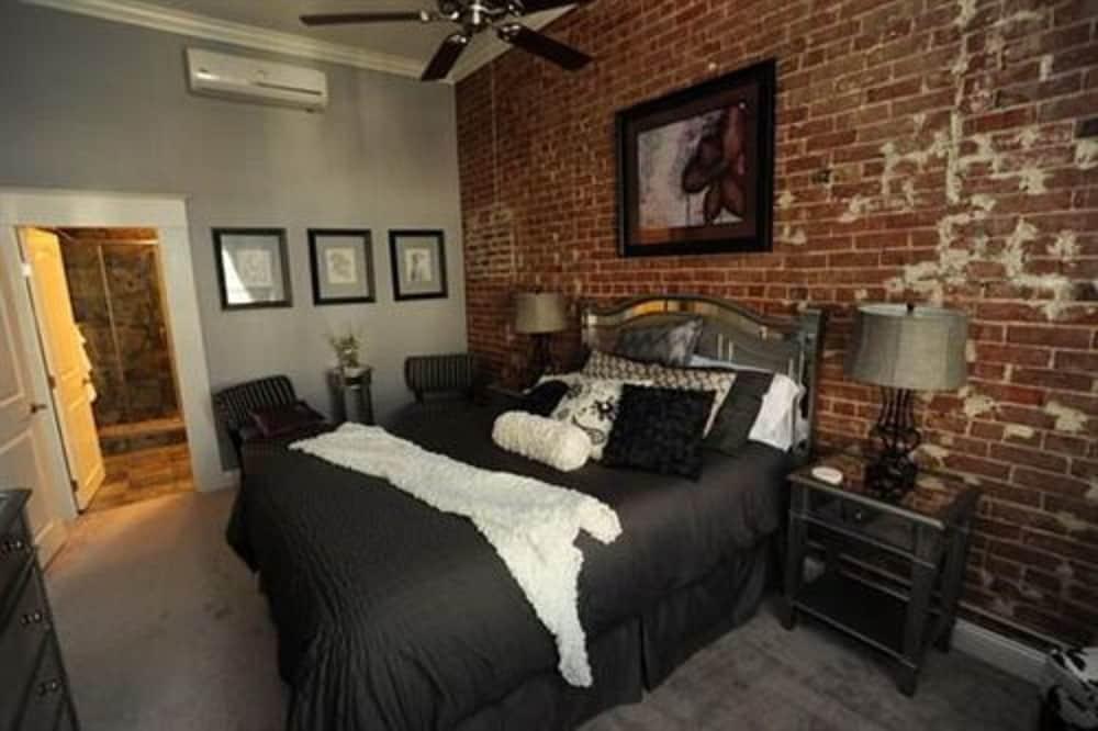 Hamilton House Inn photo 2