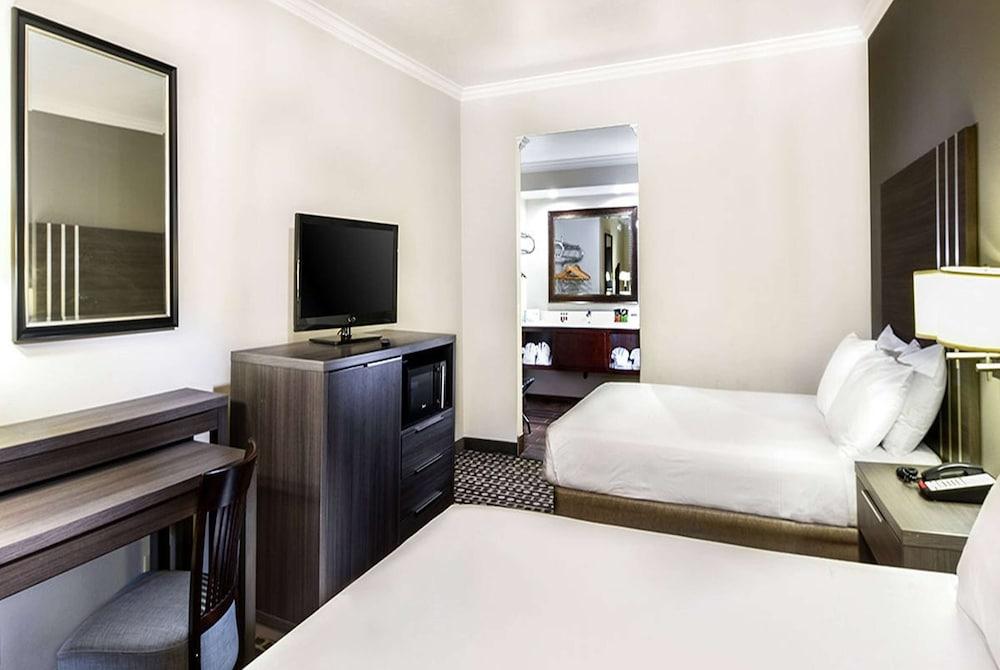 Travelodge by Wyndham Commerce Los Angeles Area photo 5