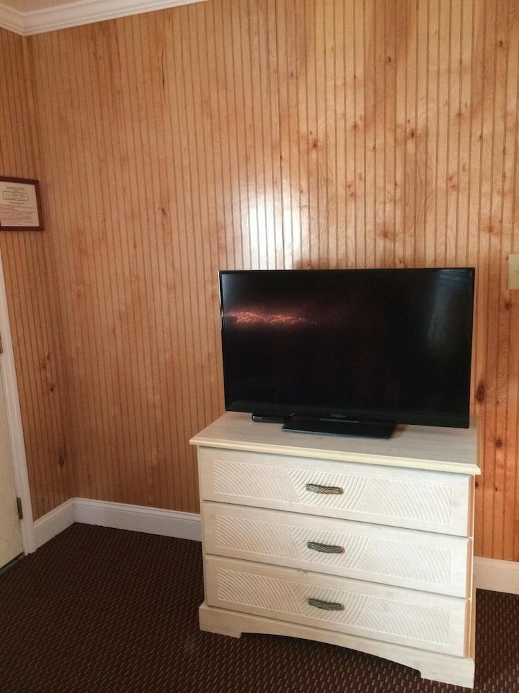 Simpson's Motel photo 2