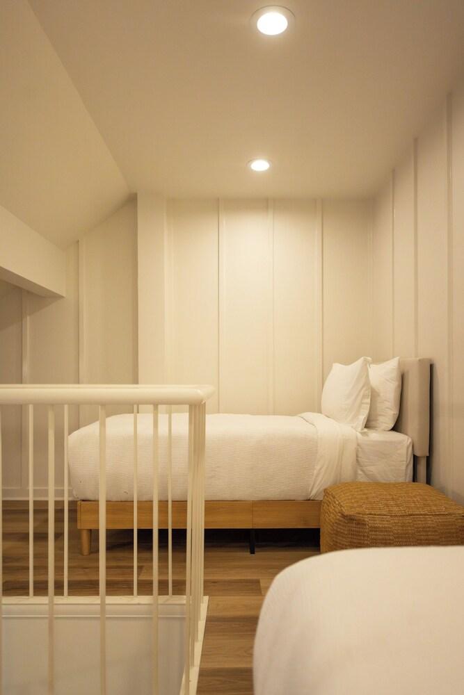 Garden District Hotel photo 9