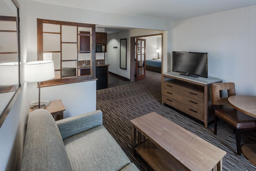 Holiday Inn Express & Suites Carpinteria by IHG photo 4