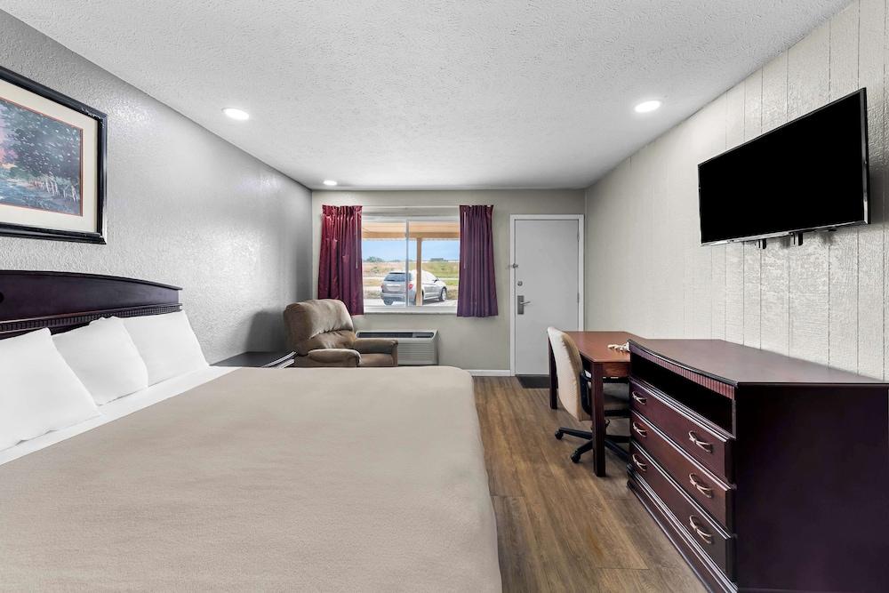 Americas Best Value Inn Marion, OH photo 21
