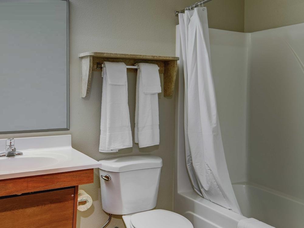 Suburban Studios Watford City photo 22