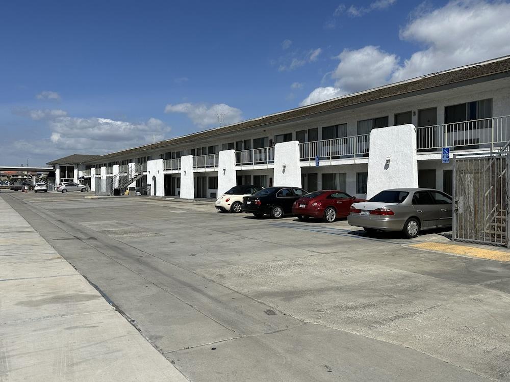 Garden Grove Inn photo 10
