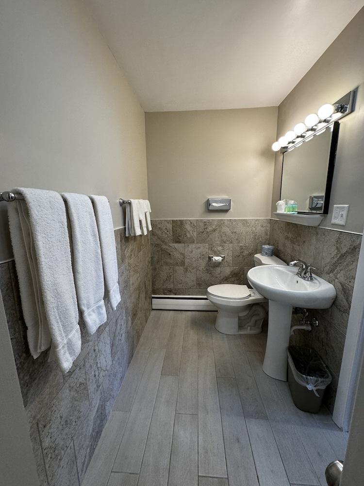 Pine View Inn photo 13