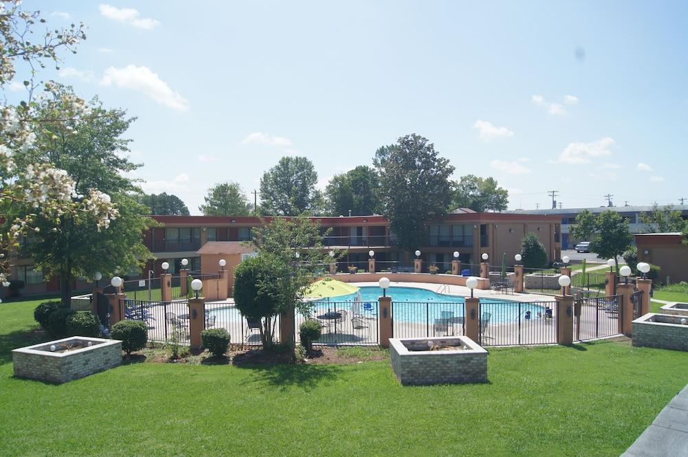 Royal Inn photo 81