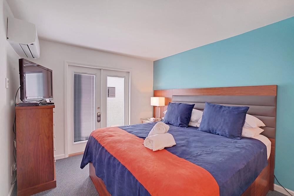 Inndulge -- A Modern Gay Men's Resort photo 20