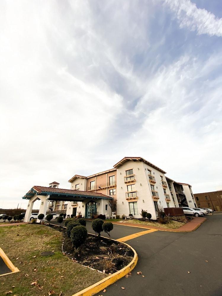 Econo Lodge Richmond-North Chesterfield photo 35