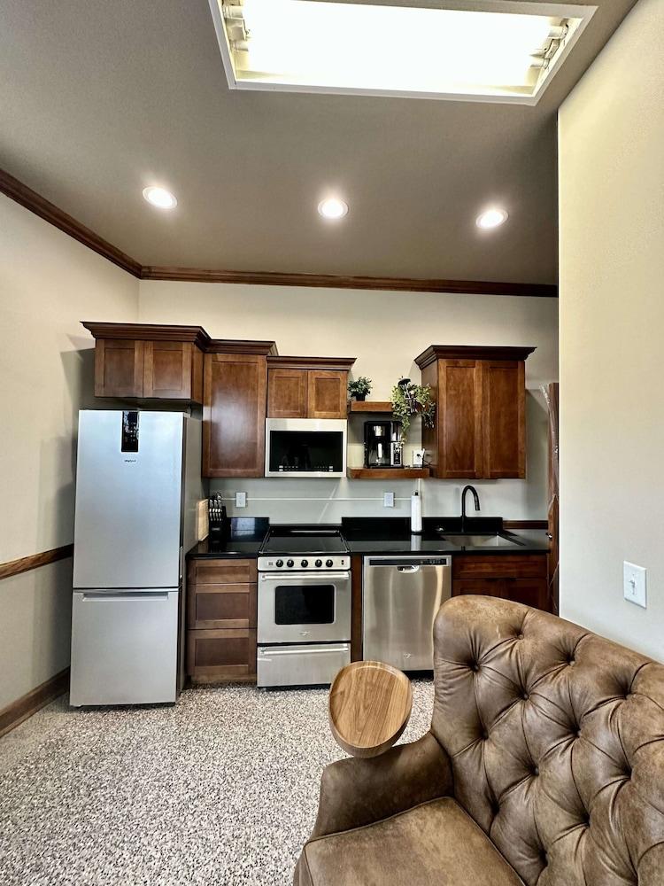 The Lodge Luxury Suites photo 19