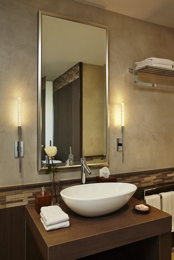 Royal Blues Hotel photo 19