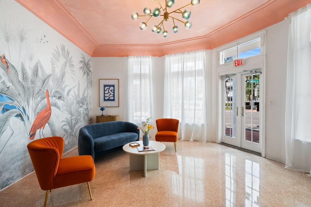 Blue Flamingo Suites photo 16
