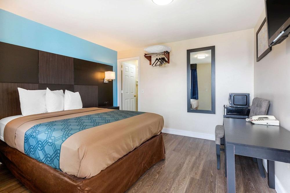 Econo Lodge West Yarmouth on Cape Cod photo 10