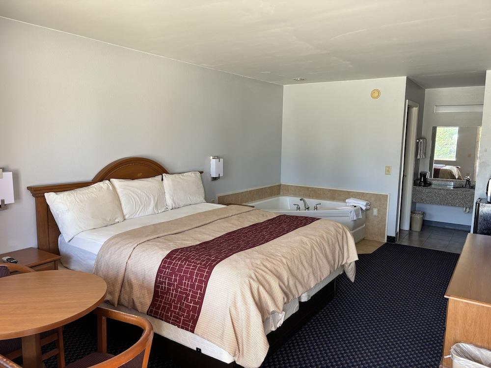 Clairmont Inn photo 19