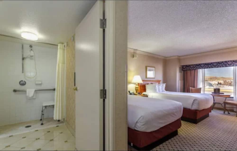 Reno Suites photo 32