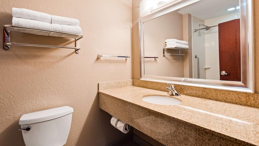 Best Western Plus Hiawatha Hotel photo 22