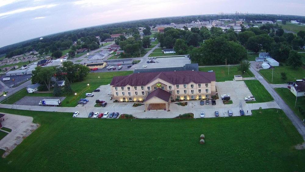 Country View Inn & Suites photo 14