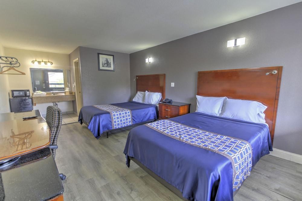Budget Lodge photo 36
