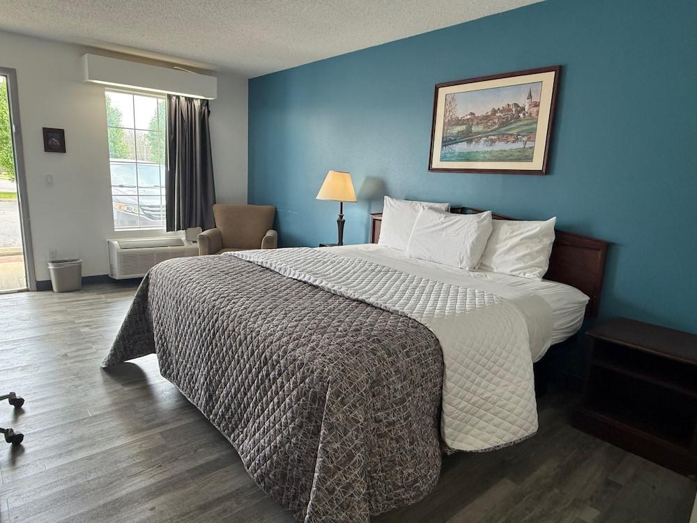 Brentwood Inn & Suites photo 8