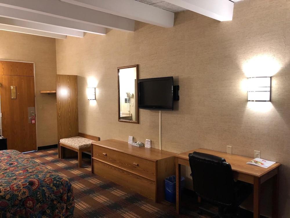 Red Carpet Inn North Syracuse photo 31
