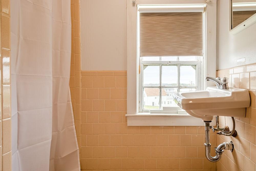 Narragansett Inn photo 33