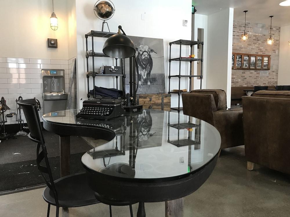 Compass Rose Lodge photo 3