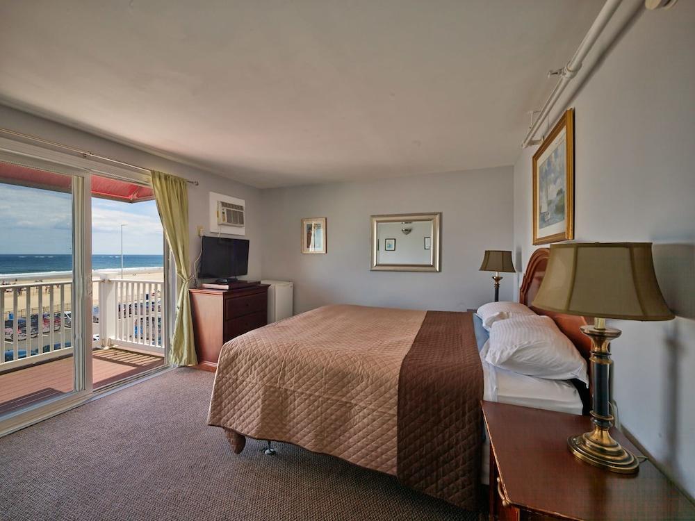 Atlantic Sands photo 17