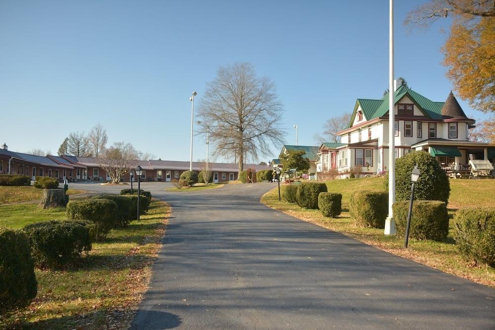 Potomac River Motel photo 37