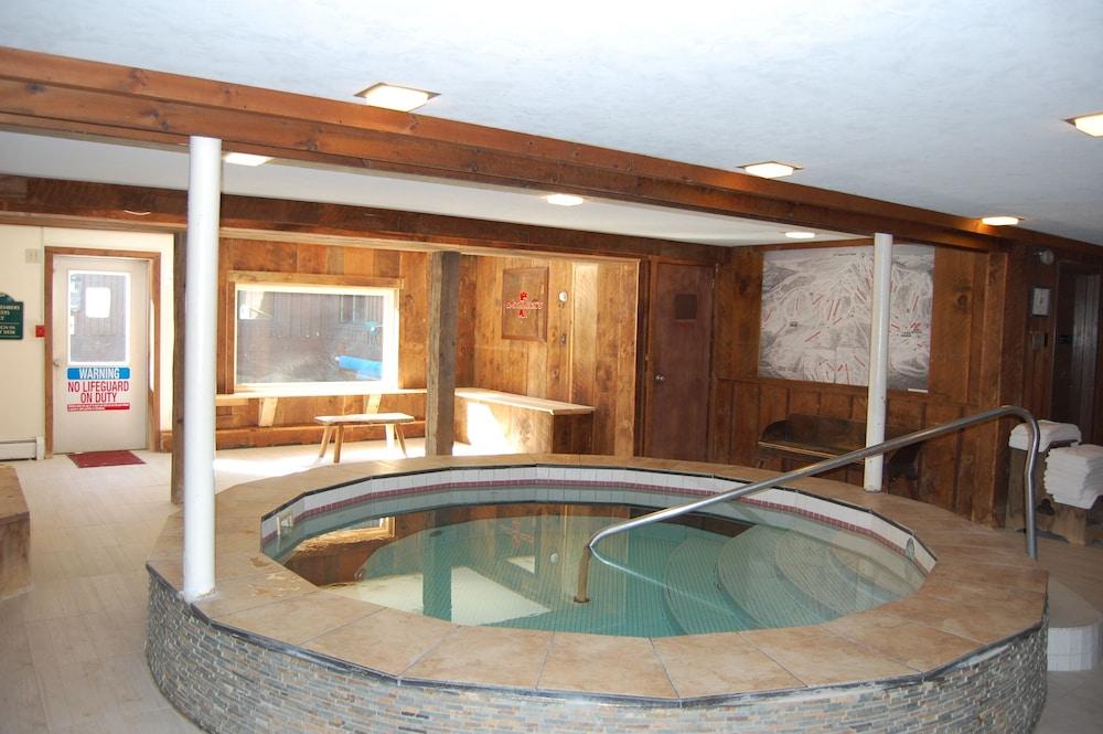 Summit Lodge photo 39