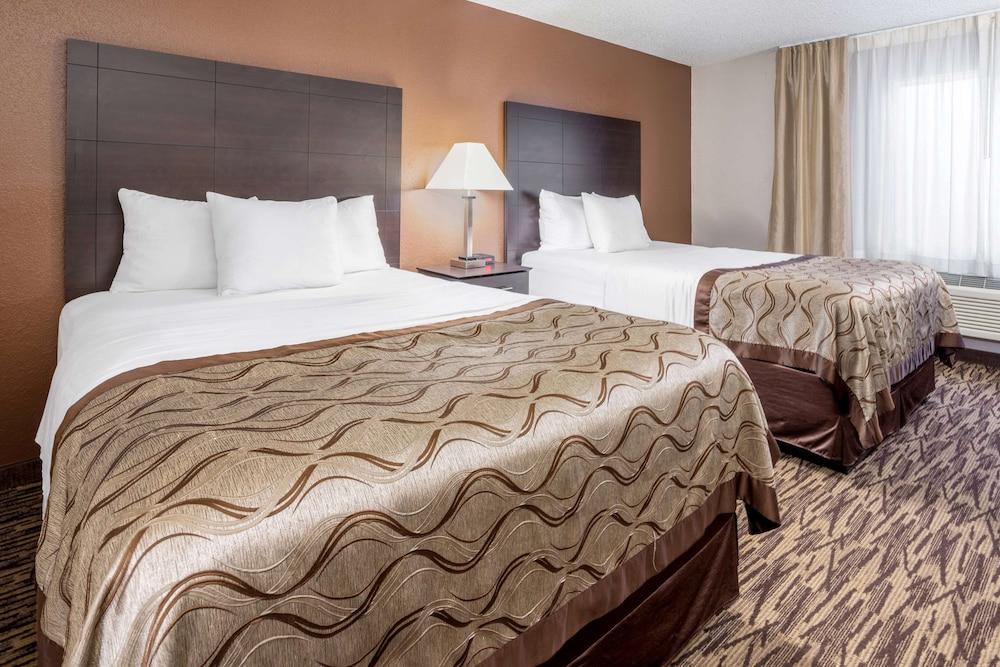 Baymont by Wyndham Beloit photo 20