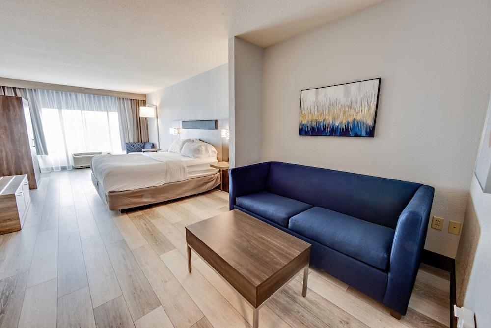Holiday Inn Express Hotel & Suites Columbus Univ Area - Osu by IHG photo 50