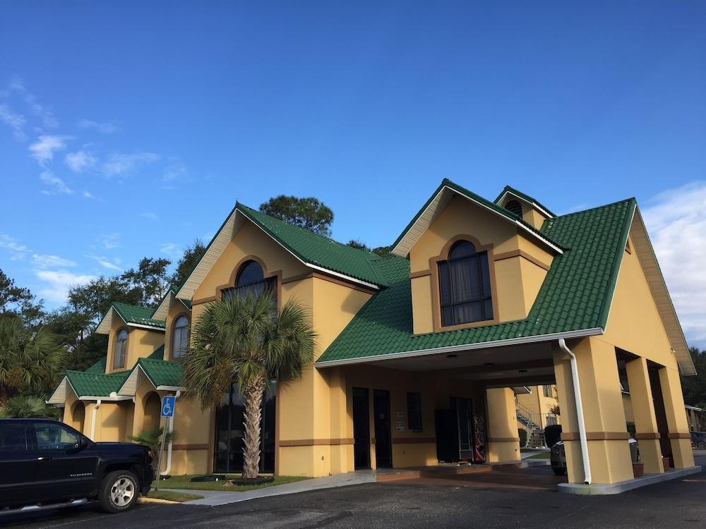 Howard Johnson by Wyndham Dothan photo 20