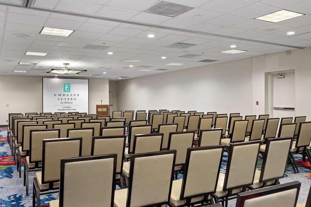 Embassy Suites by Hilton Los Angeles LAX South/El Segundo photo 2
