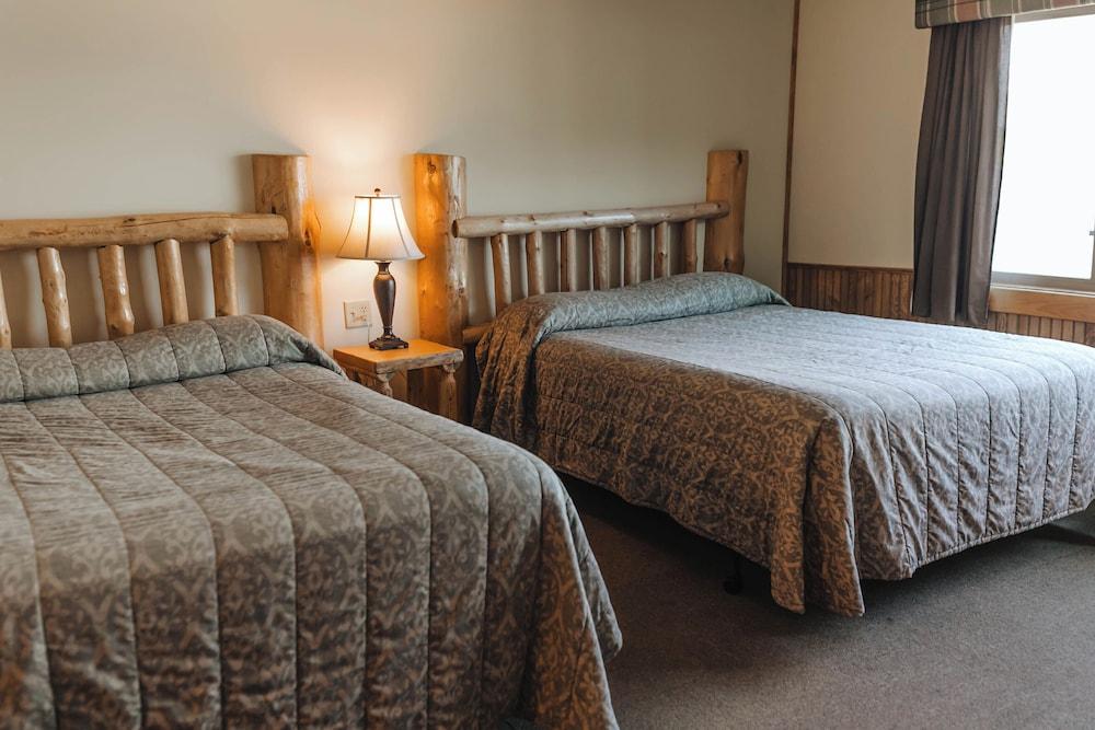 Sportsman's Lodge photo 25