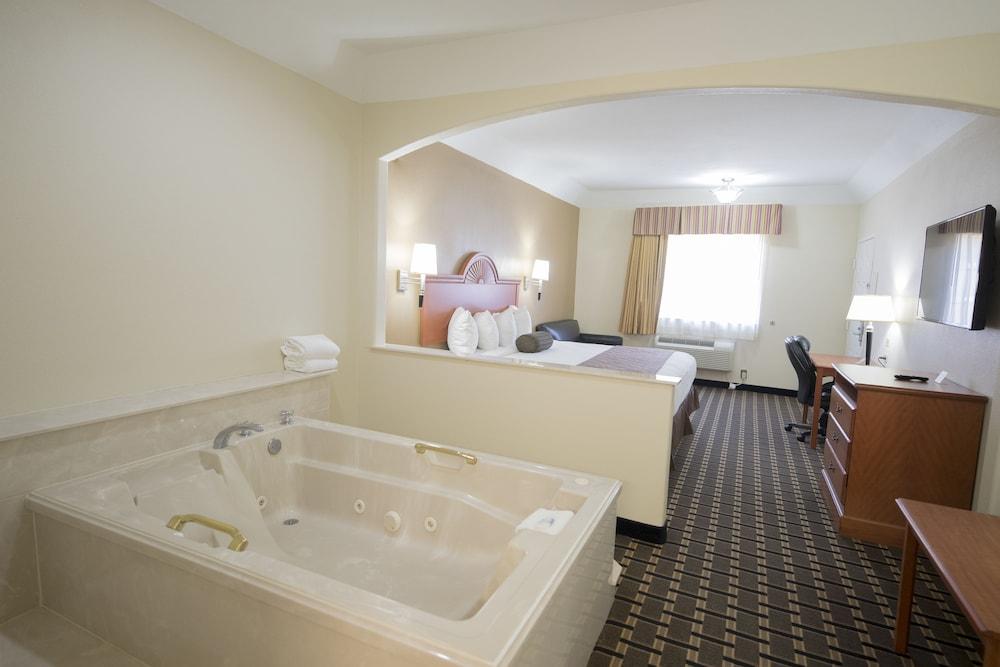 Motel 6 Tyler, TX photo 11