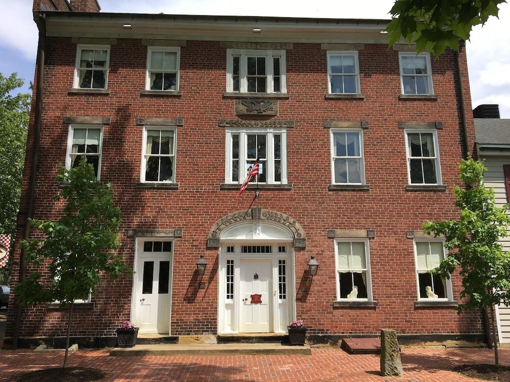 Spread Eagle Tavern and Inn photo 3
