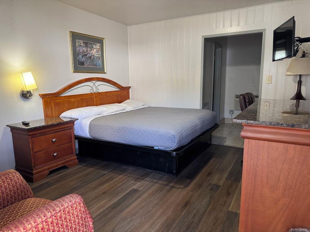 Royal Inn photo 3