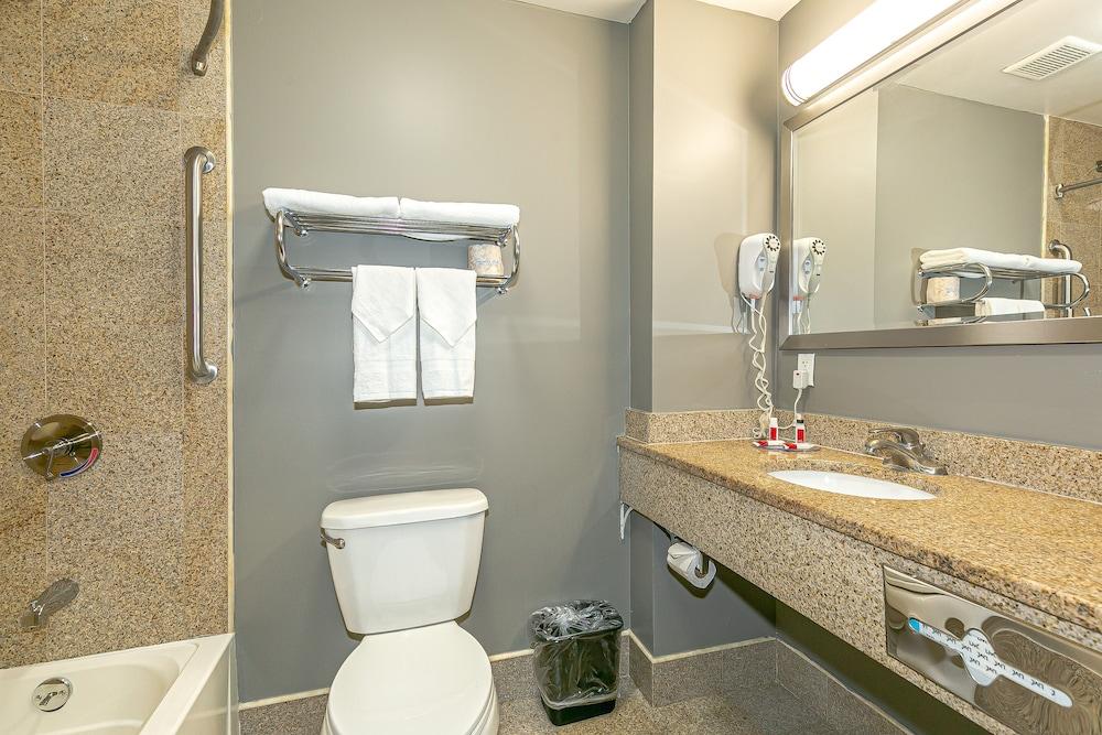 Ozone Inn & Suites photo 6