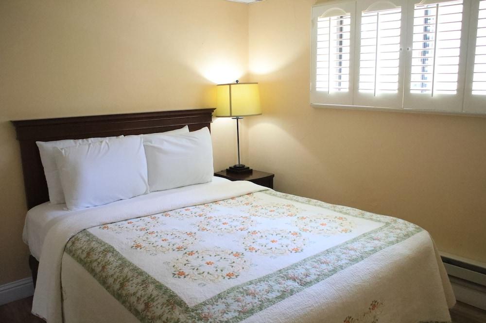 Carmel Resort Inn photo 65