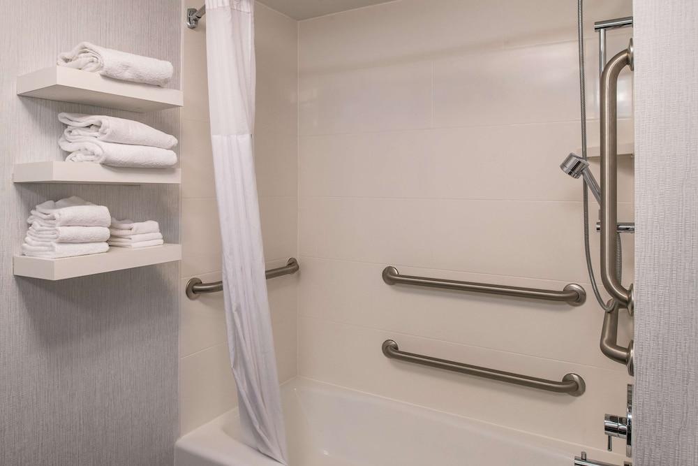 Hampton Inn Ft Lauderdale-Plantation photo 32